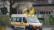 Un'ambulanza in ospedale - Foto © www.giornaledibrescia.it