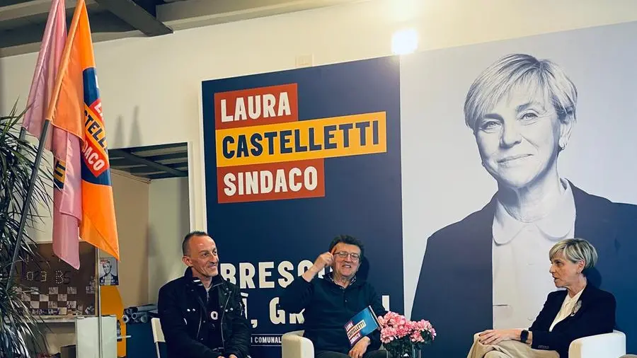 Laura Castelletti con (da sinistra) Luca Trentini e Marco Fenaroli - Foto © www.giornaledibrescia.it