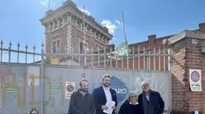 Paparazzo annuncia il suo passaggio a Fratelli d'Italia davanti alla Caffaro