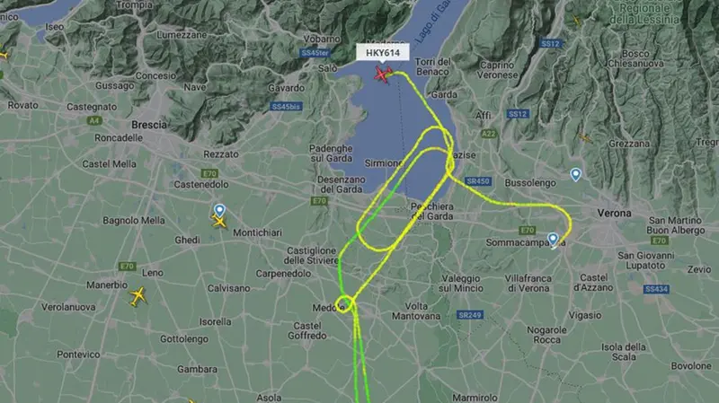Il secondo C130J Hercules in volo sul Garda ha raggiunto la zona centrale del lago (Planefinder.net)