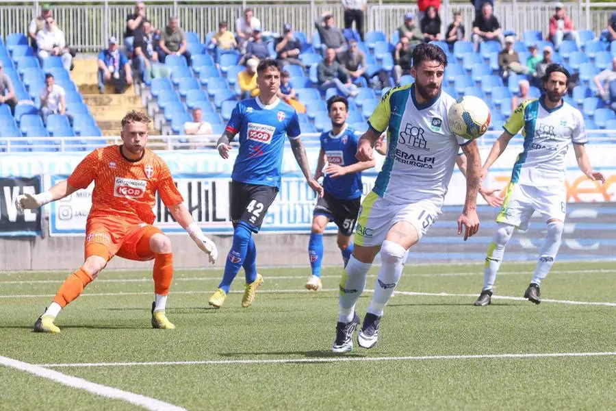 Novara-FeralpiSalò 1-0