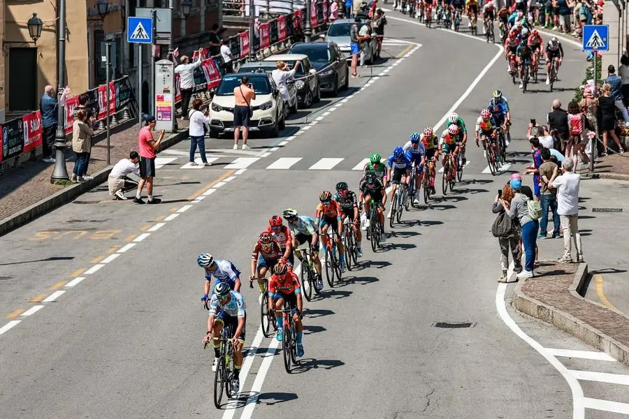 Il passaggio del Giro d'Italia a Salò