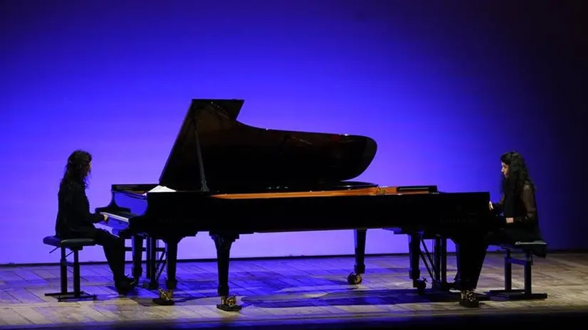 Le sorelle Katia e Marielle Labèque - Foto Facebook/Festival Pianistico Internazionale di Brescia e Bergamo