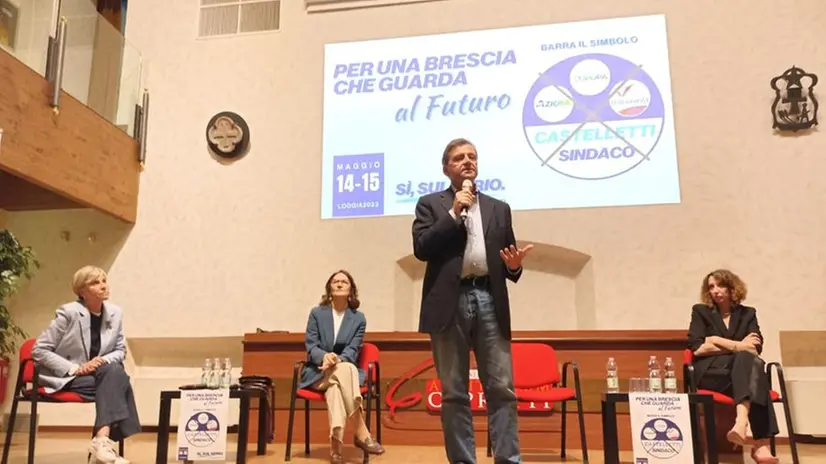 Carlo Calenda a Brescia per sostenere Laura Castelletti