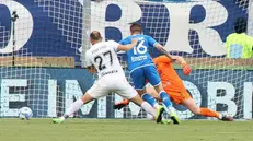 Il gol di Ardyan contro il Cosenza - Foto New Reporter Casentini © www.giornaledibrescia.it