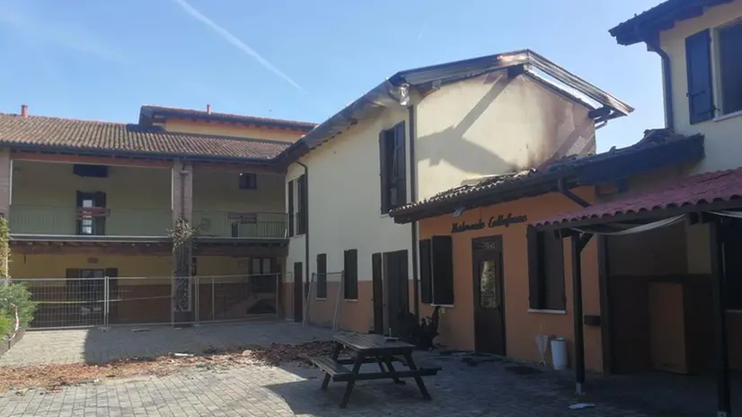 Il ristorante Cattafame distrutto dalle fiamme