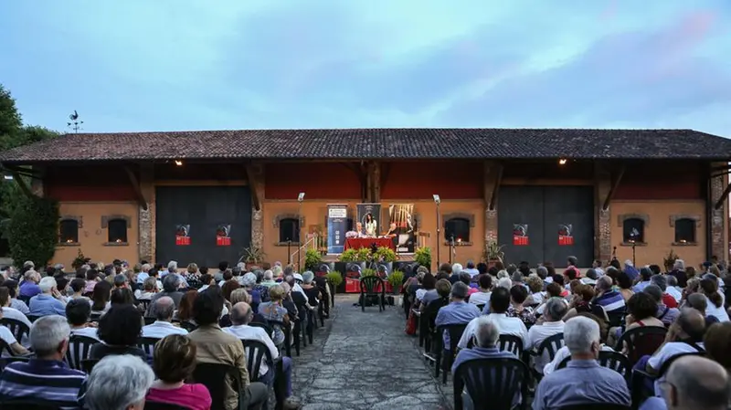 Un'immagine da un'edizione passata di Filosofi lungo l'Oglio - © www.giornaledibrescia.it