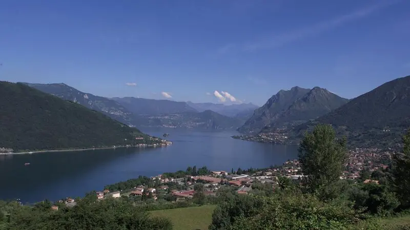 Una veduta del lago d'Iseo - © www.giornaledibrescia.it