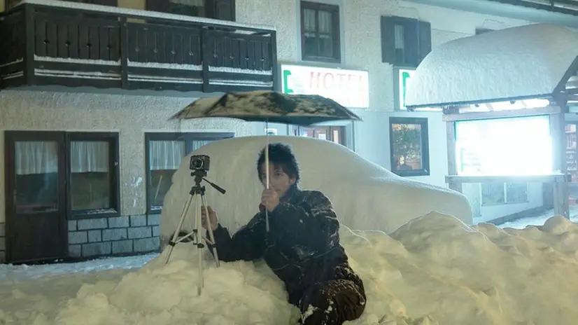 Riccardo Paroni mentre fotografa la nevicata del 13 gennaio 2008 al Passo del Tonale