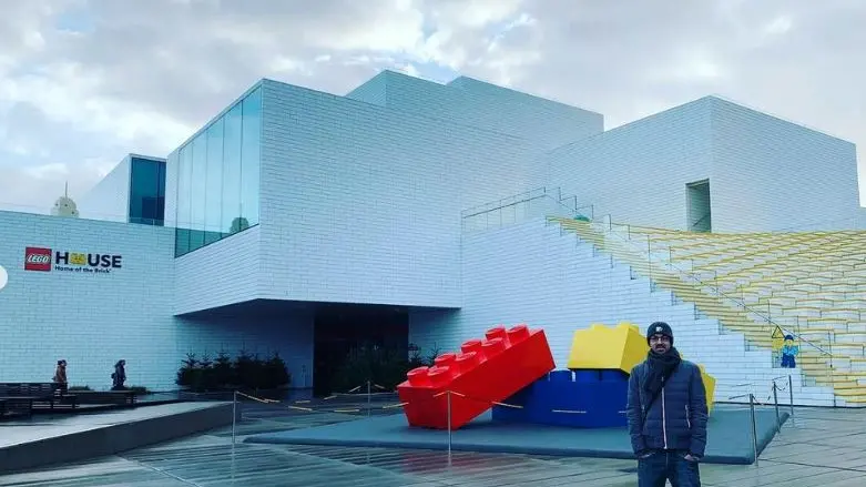 Davide Sacramati alla Lego House in Danimarca - Foto tratta dal profilo Instagram abrickdreamer