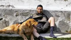 Giuseppe Moretti con il cane Zinco - © www.giornaledibrescia.it