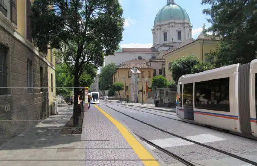 Un rendering del tram bresciano -  © www.giornaledibrescia.it