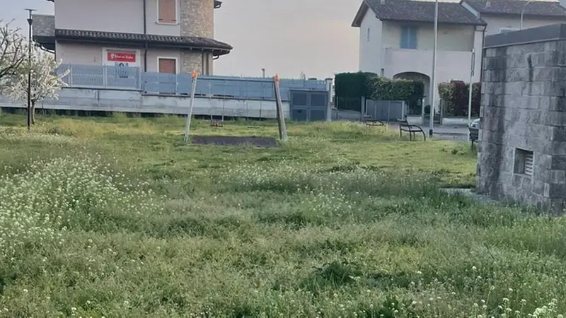 Il parchetto vicino alla casa della famiglia del piccolo Ettore a Lodetto di Rovato