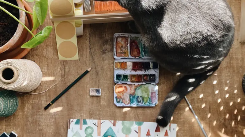 Alice Pasinetti al lavoro nel suo studio