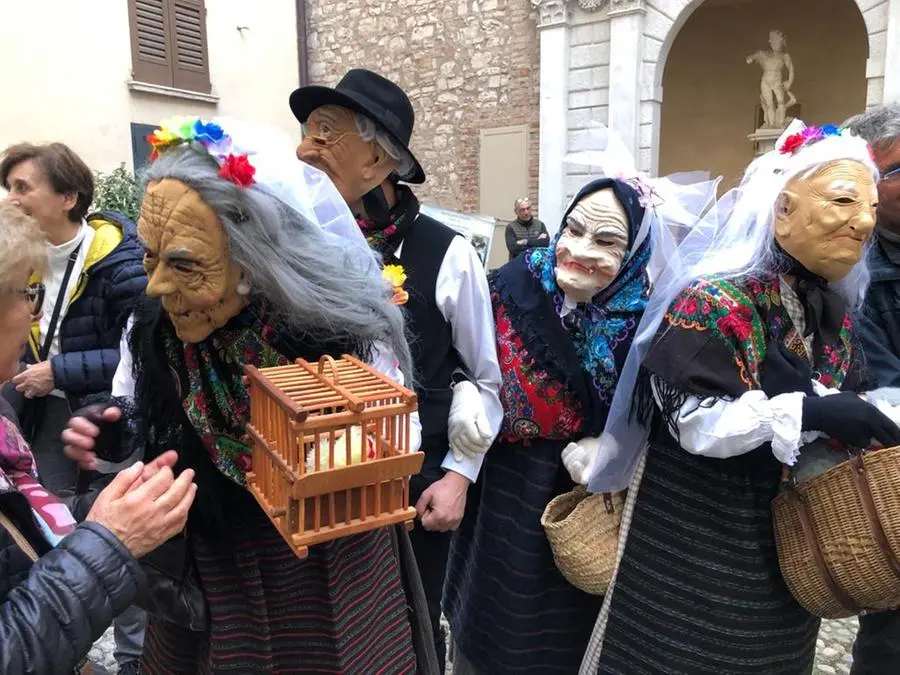 Le maschere del Carnevale di Bagolino e Livemmo in piazza del Foro