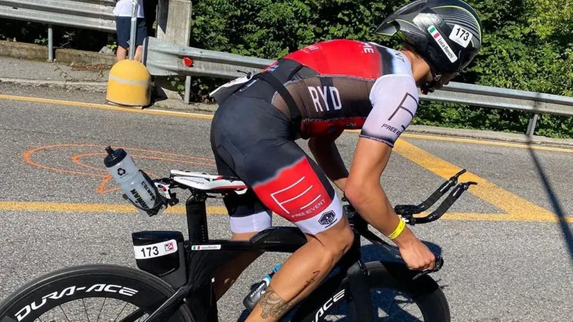 Luca Ronchi impegnato nella frazione più lunga delle gare di triathlon