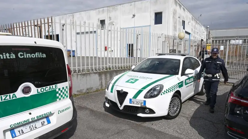 Edificio abbandonato a Fornaci, controlli della Polizia Locale