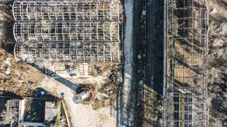 Gli scheletri di cemento delle fabbriche abbandonate nella zona di via Milano - Foto New Reporter Nicoli © www.giornaledibrescia.it