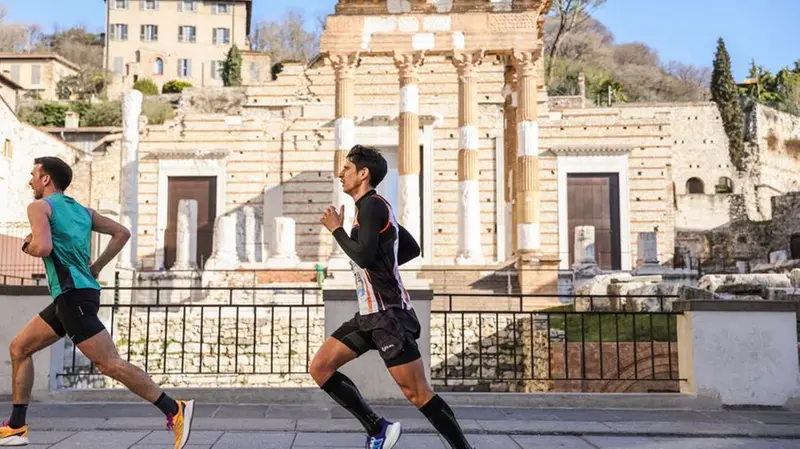 Bam: gli atleti della 42 chilometri di corsa per Brescia