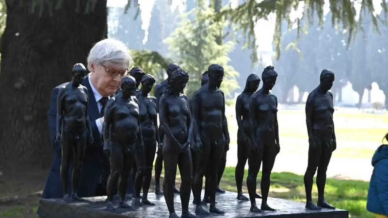 Lo svelamento del monumento di Bergomi al Vantiniano