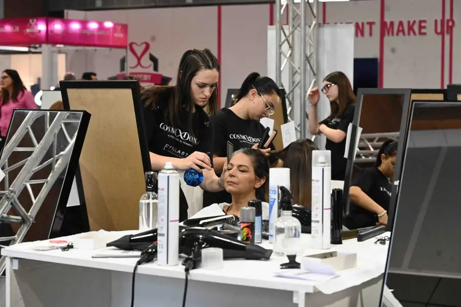 Cosmodonna per quattro giorni al Brixia Forum