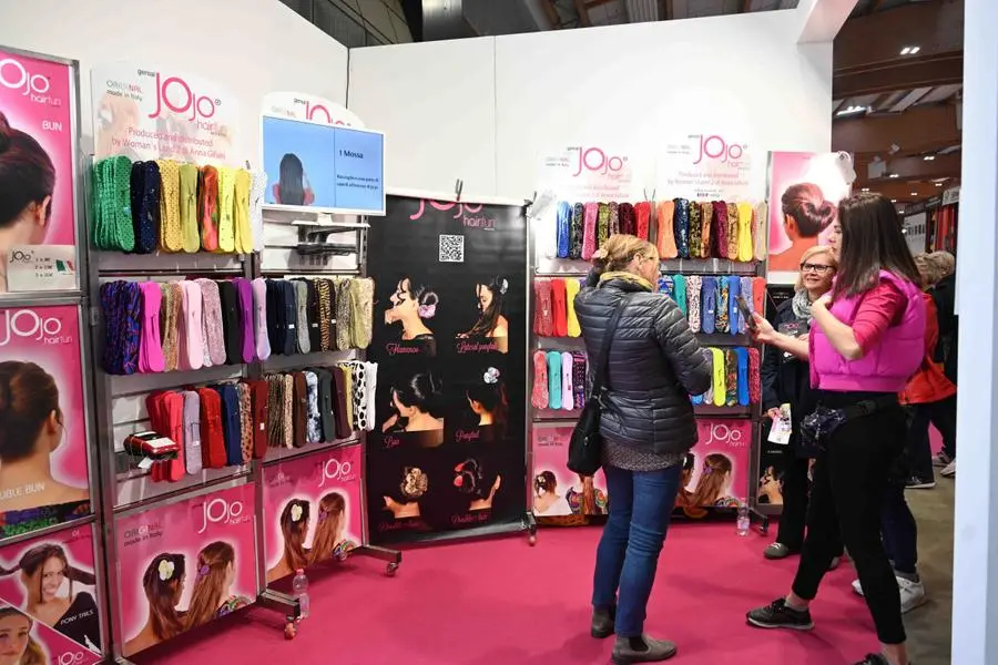 Cosmodonna per quattro giorni al Brixia Forum