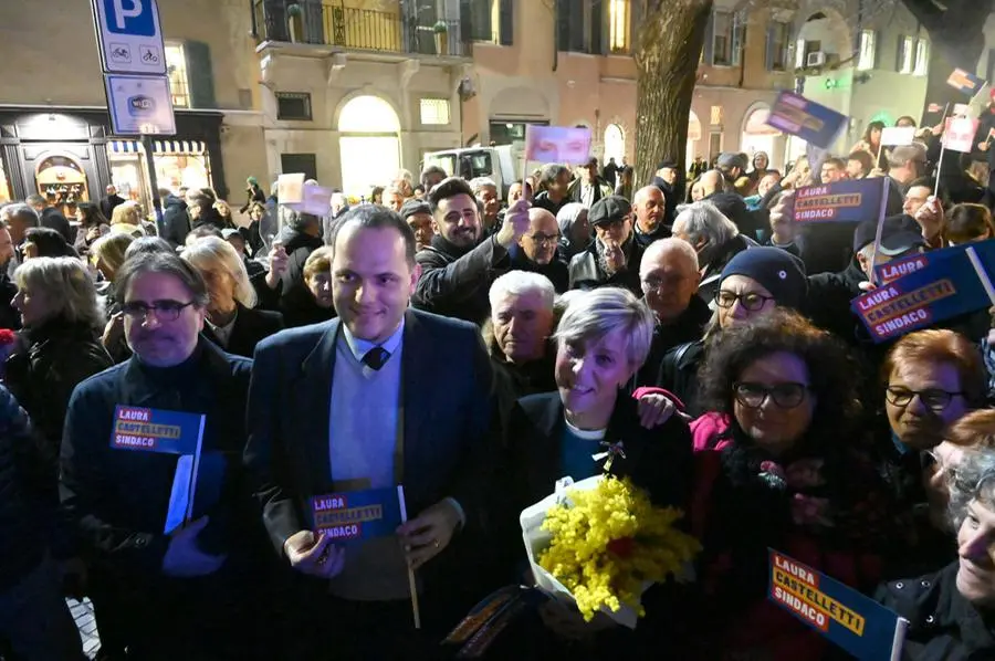L'inaugurazione del comitato elettorale di Castelletti