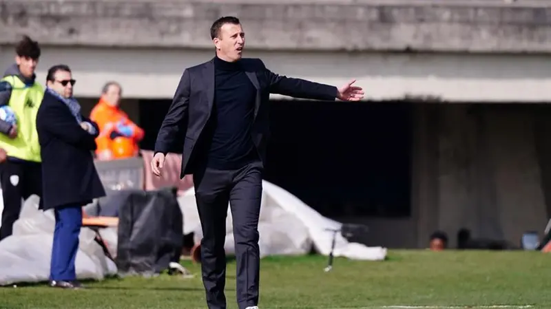 Daniele Gastaldello a bordo campo - Foto New Reporter © www.giornaledibrescia.it