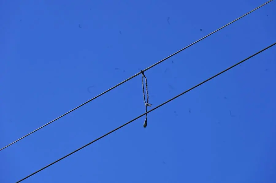 L'antenna a forma di esagono precipitata a Folzano
