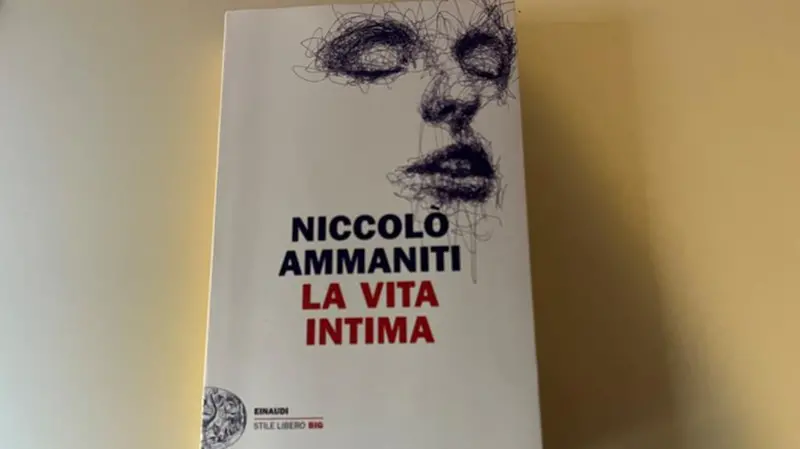 La copertina di La vita intima