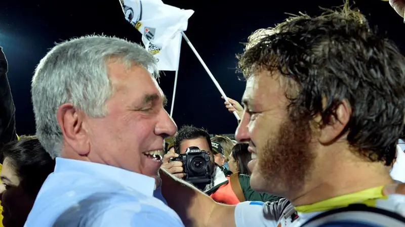 Un affettuoso abbraccio tra Vaccari e Griffen - Foto New Reporter © www.giornaledibrescia.it