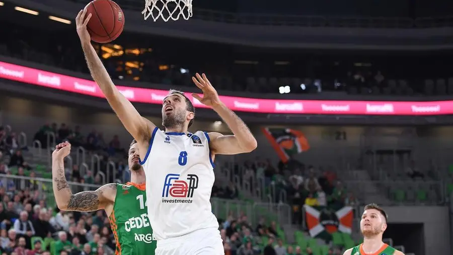 A Lubiana: Amedeo Della Valle in azione nel match dello scorso 14 dicembre, vinto dalla Germani per 83-80