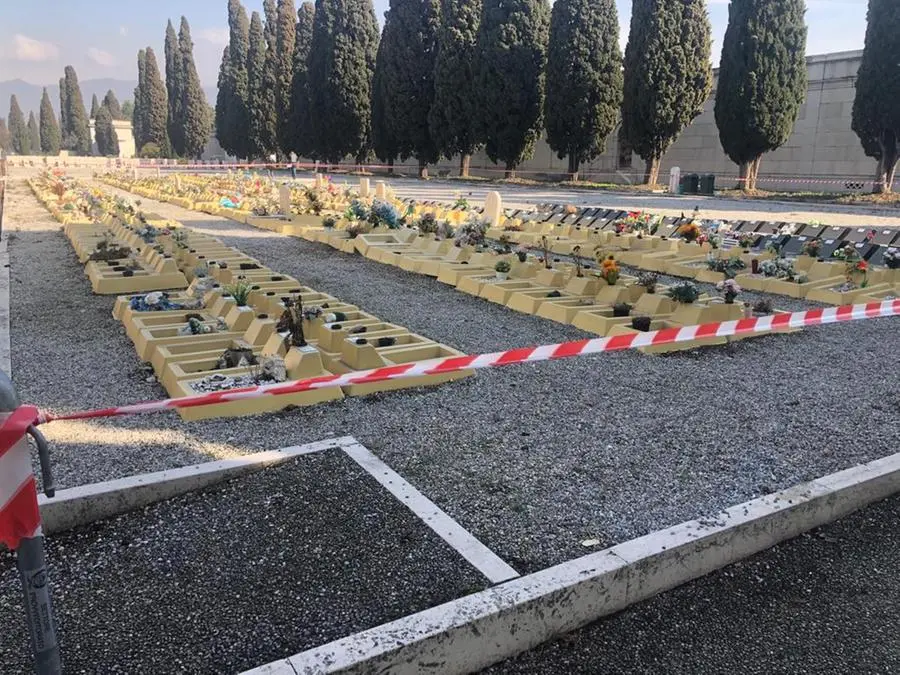 L'area sottoposta a sequestro all'interno del cimitero Vantiniano