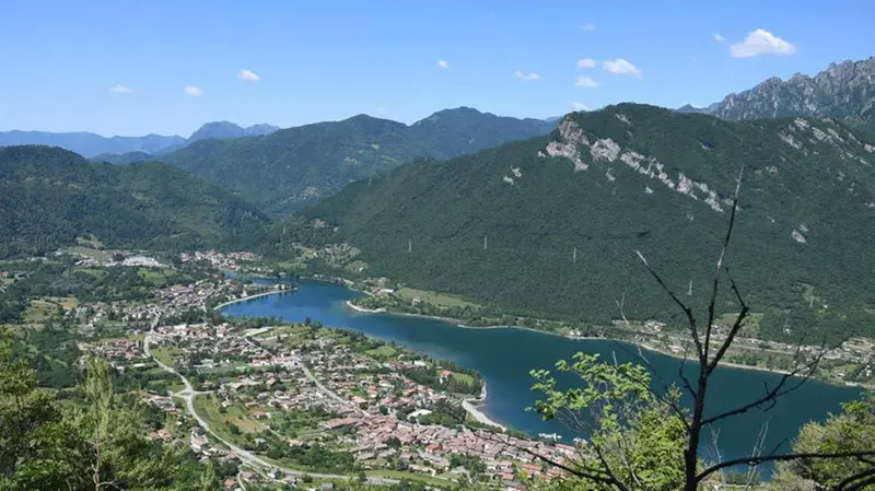 Il lago d'Idro dal Monte Croce di Perlè