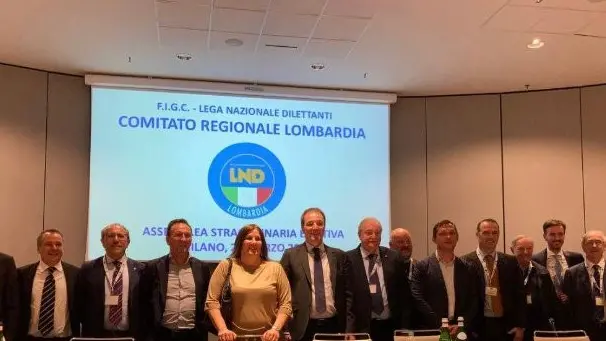 Il consiglio direttivo del Comitato regionale lombardo ora presieduto da Sergio Pedrazzini, vincitore delle elezioni di ieri - © www.giornaledibrescia.it