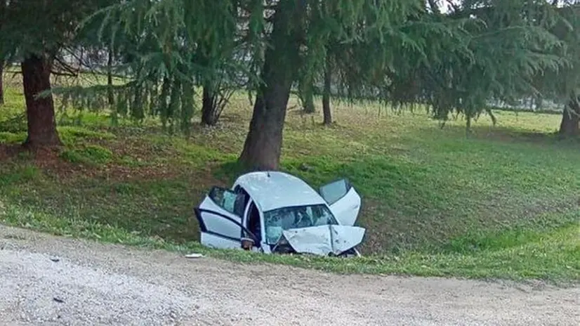 Calvagese, auto fuori strada: ferito un 37enne