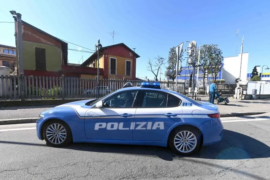La Polizia di Stato sta indagando sull'accoltellamento avvenuto in via Togni