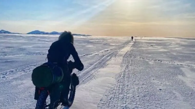 Pedalando tra i ghiacci: i fratelli Mulonia e Gazzoli attraversano l'Alaska in bicicletta - Foto tratta da Instagram