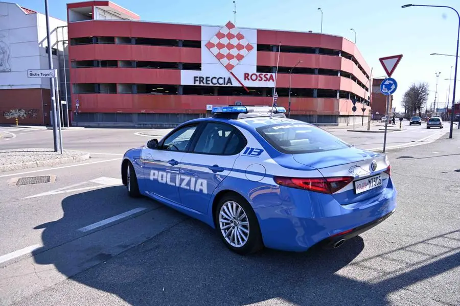 La Polizia di Stato sta indagando sull'accoltellamento avvenuto in via Togni