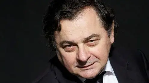 Il bresciano Daniele Squassina è attore, regista e traduttore di testi francesi