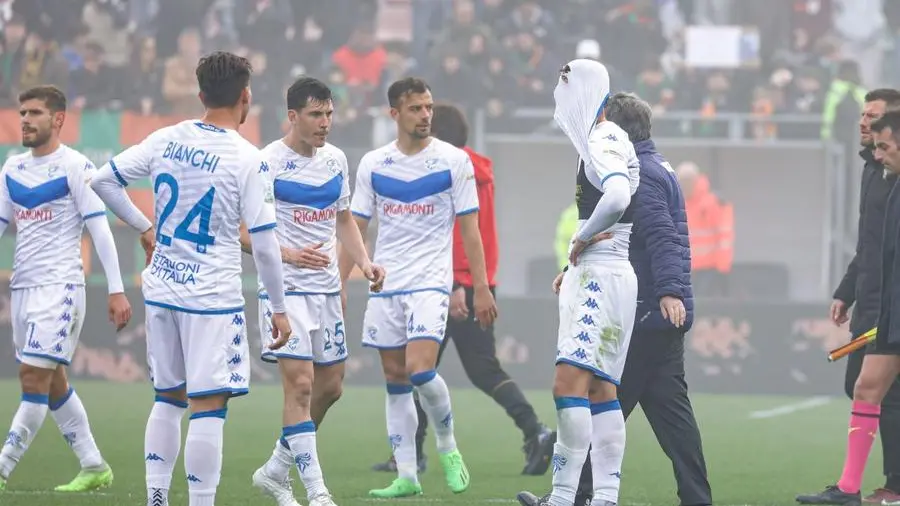 Facce scontente a fine partita: il Brescia non è ancora riuscito a riaprire sul serio la corsa per la salvezza - Foto New Reporter Nicoli © www.giornaledibrescia.it