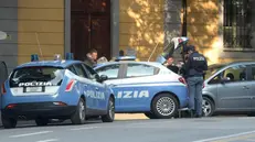 L'arresto dell'uomo accusato di rapina in via Solferino  - © www.giornaledibrescia.it