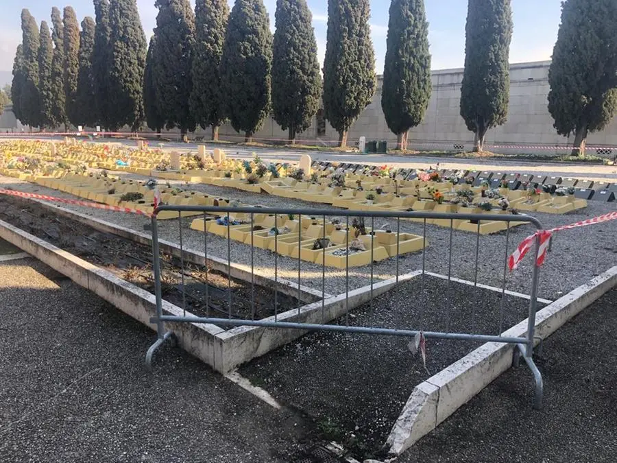 L'area sottoposta a sequestro all'interno del cimitero Vantiniano