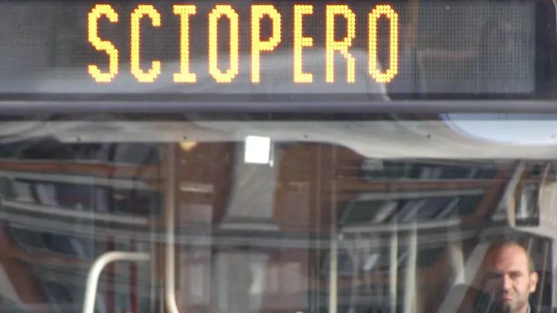 Sciopero dei bus (foto di archivio) - © www.giornaledibrescia.it