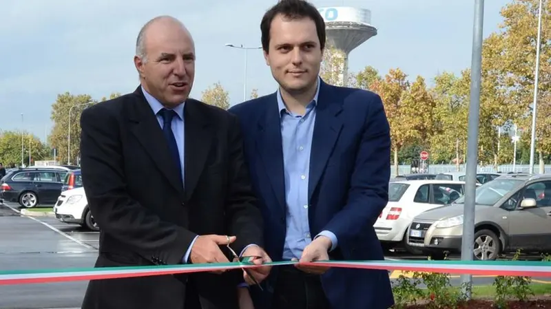 Da sinistra, gli assessori Valter Muchetti (Lavori pubblici) e Federico Manzoni (Mobilità) - © www.giornaledibrescia.it