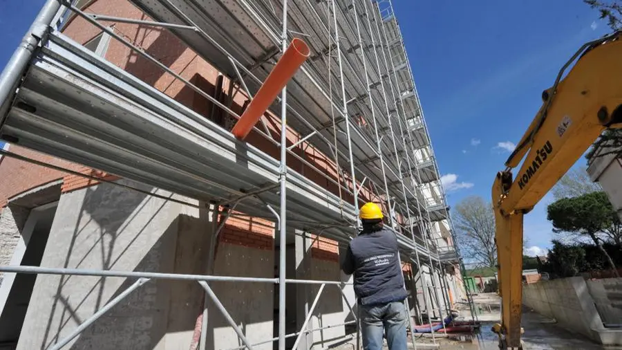 Un cantiere edile - © www.giornaledibrescia.it