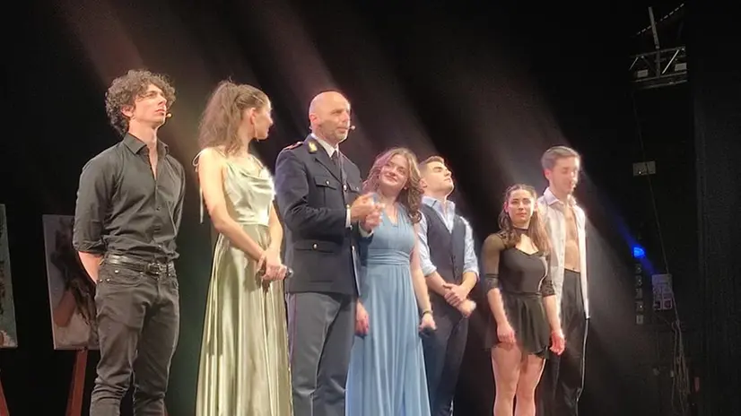 Le immagini dello spettacolo al teatro Sociale