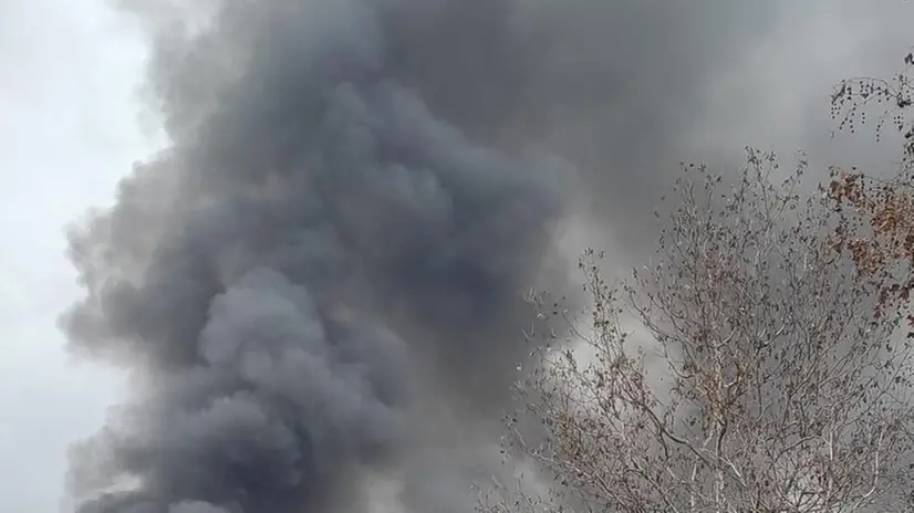L'incendio in via Lombardia a Torbole