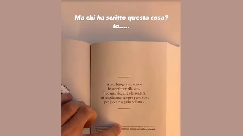Una storia Instagram dal profilo di Stanga in cui promuove il suo nuovo libro - Foto dal profilo Instagram di Mattia Stanga