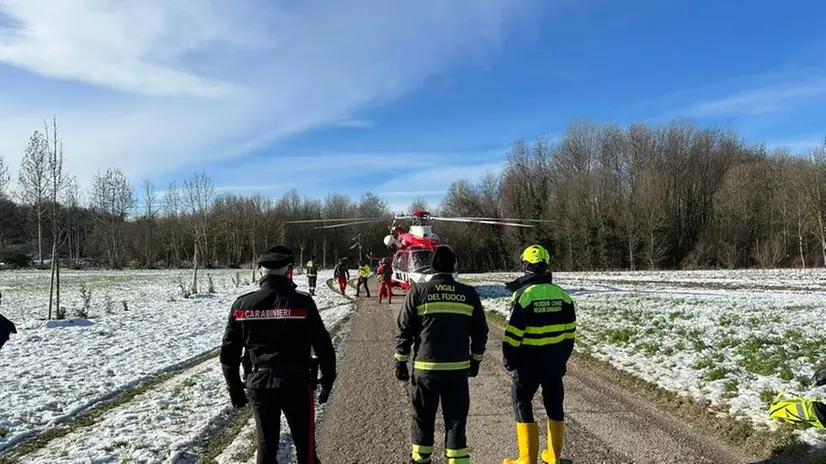 Vigili del Fuoco, Carabinieri e volontari nella zona delle ricerche al confine tra Lonato e Castiglione - Foto tratta dalla pagina Facebook del Gruppo Intercomunale Protezione Civile Colli Morenici